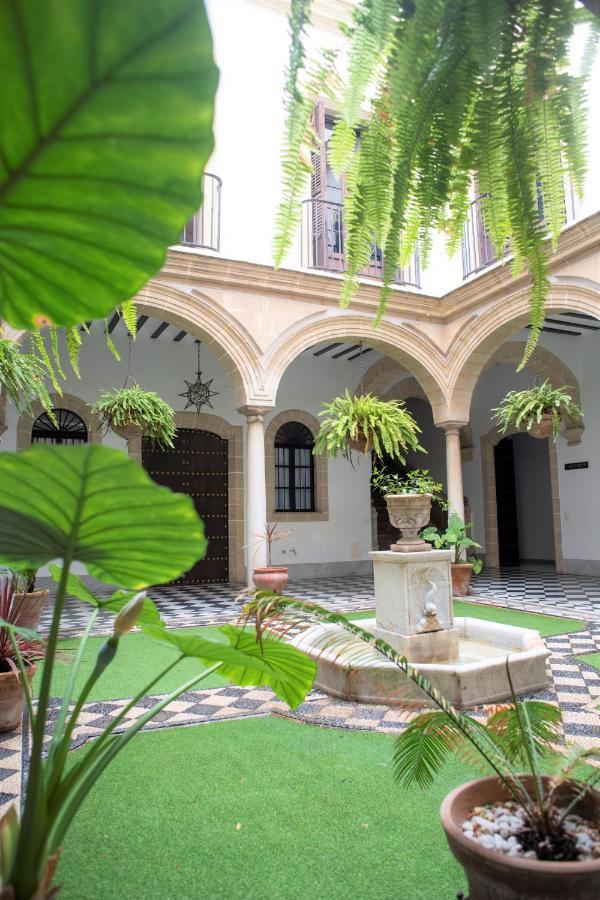 Gatu Premium Apartamento Palacio Oneto Con Jardin Privado " Preferente Mayores De 25 Anos Y Familias " El Puerto de Santa Maria Exterior photo